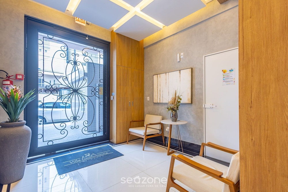 3-suite apt 280m From sea in Itapema Vga1002