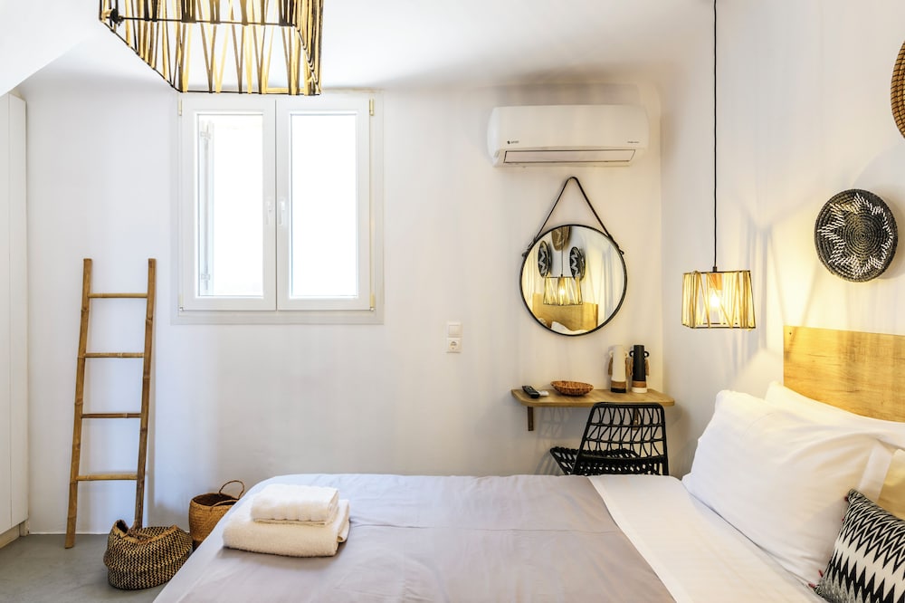 Mykonist Merchia Beach Villas & Suites