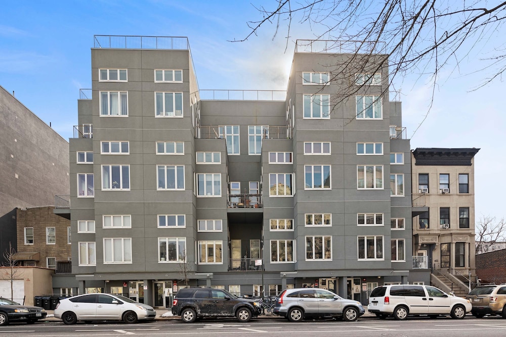 Dekalb by Rove Travel Duplex Loft w Terrace
