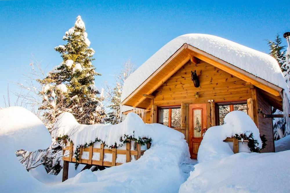 Kedra Village Chalet - Cozy Mountain Retreat