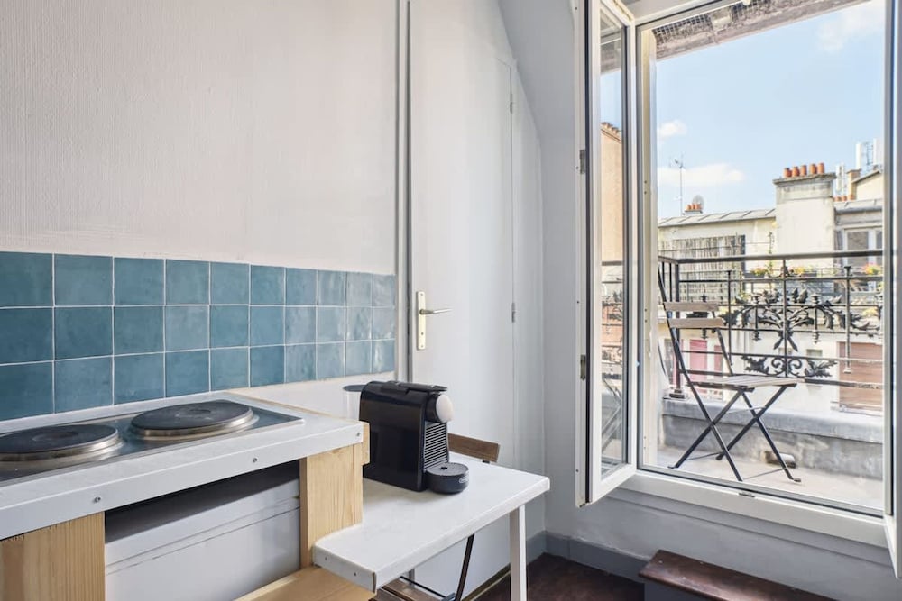 Charming Studio- Balcony in Montmartre- Mobility