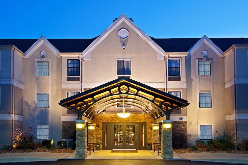 Hotel Staybridge Suites South Springfield, an IHG Hotel - Image 1
