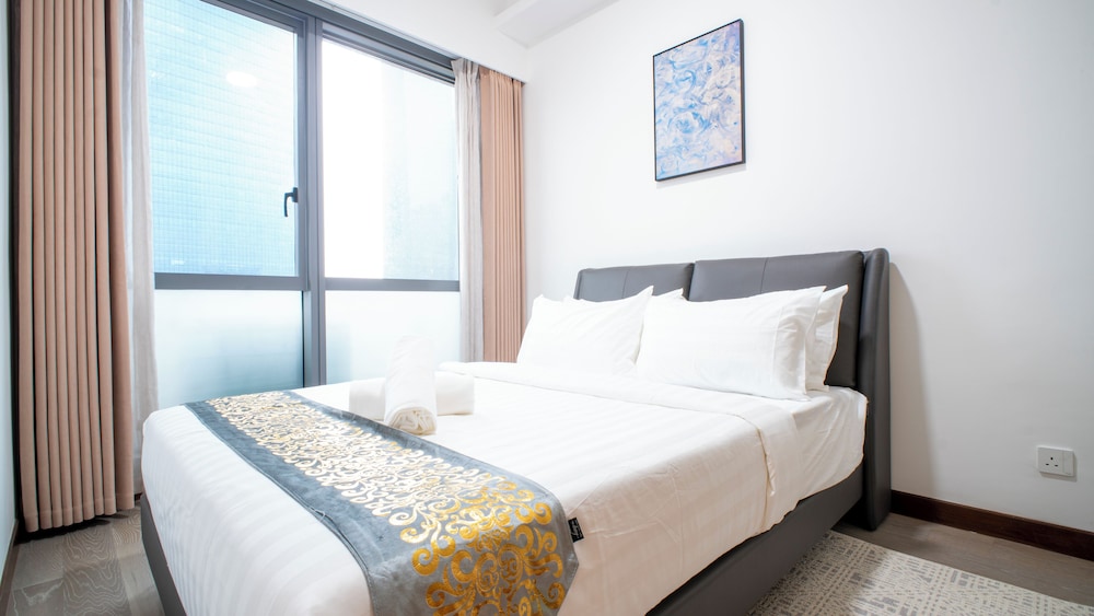 Moonway Luxury Suites At CORE Residence
