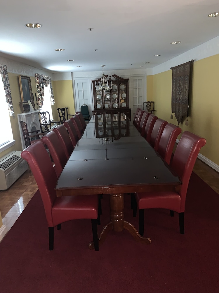 French Quarter Inn