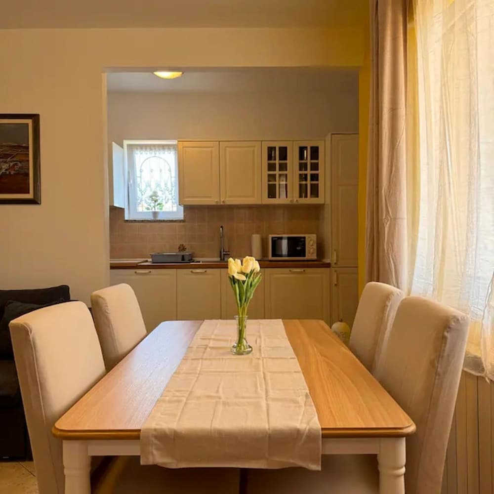 Apartments Folo