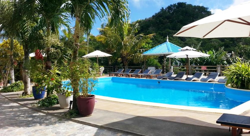 Domaine Les Rosiers Guest House