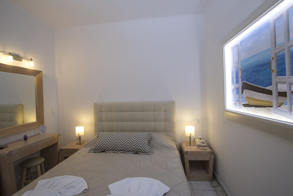 Erato Apartments