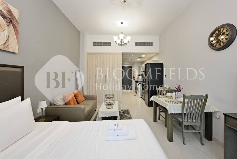 1306 Bloomfields Casual STU Elite Tower
