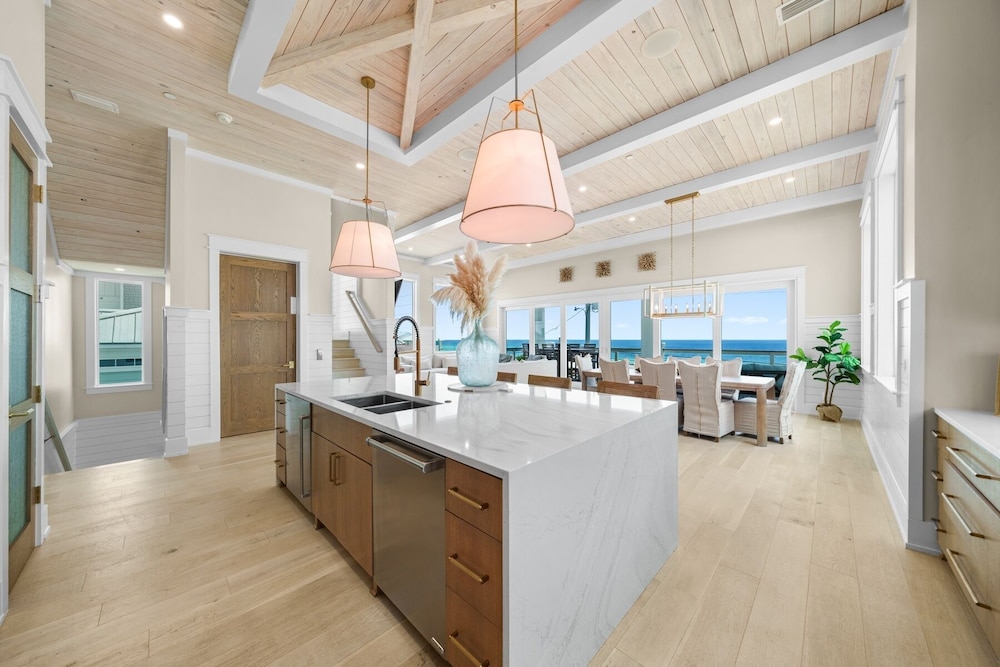 Laguna Sunset 7 Bedroom Home