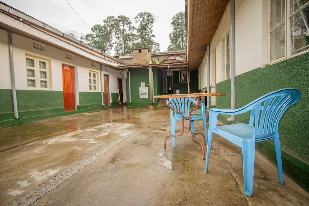 Sabinyo Guest House