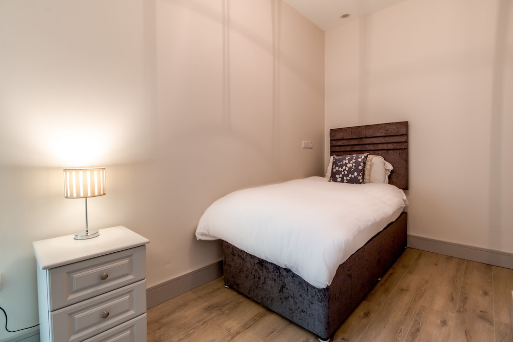 Central Park Apartment 3 view 4