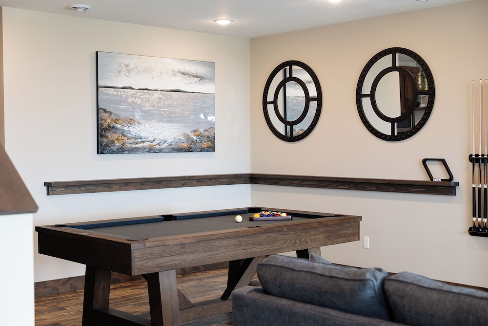 Quarterdeck Resort & Restaurant