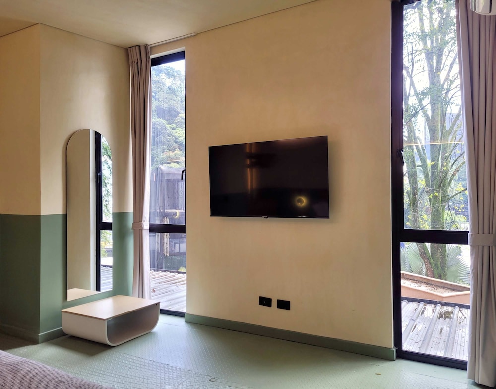 w Captivating 2BR w Terrace in Poblado