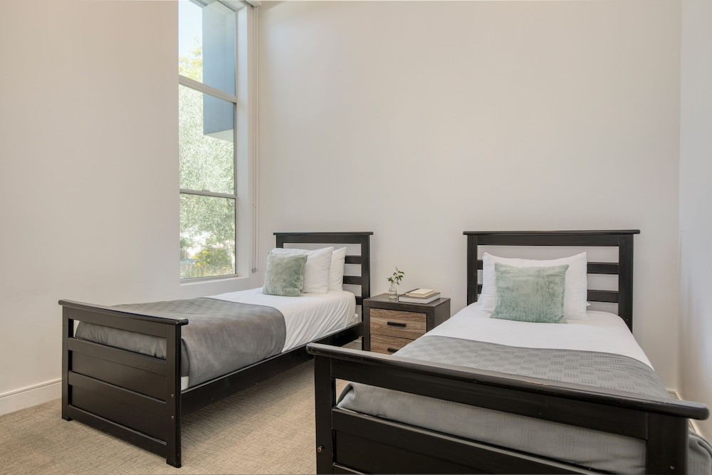 The Polo Villas by AvantStay – Modern Oasis Near Empire Polo Club