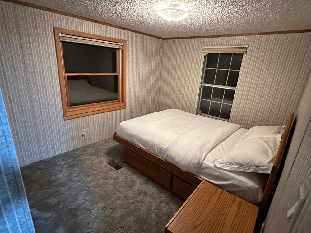 Secluded Lodge Farm Views 50 Acres Wifi