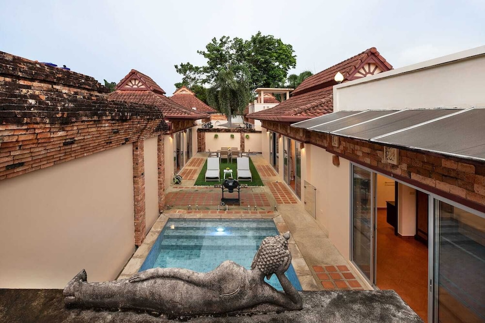 Balinese 3BR Pool Villa Freya in Rawai