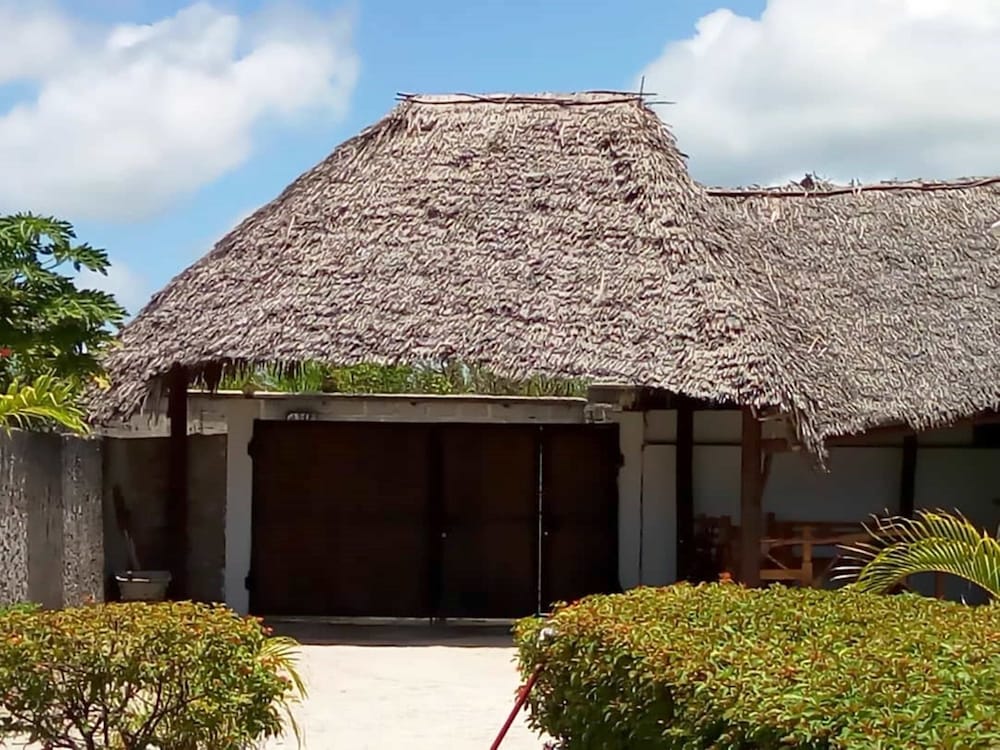 Zan Oceans Resort