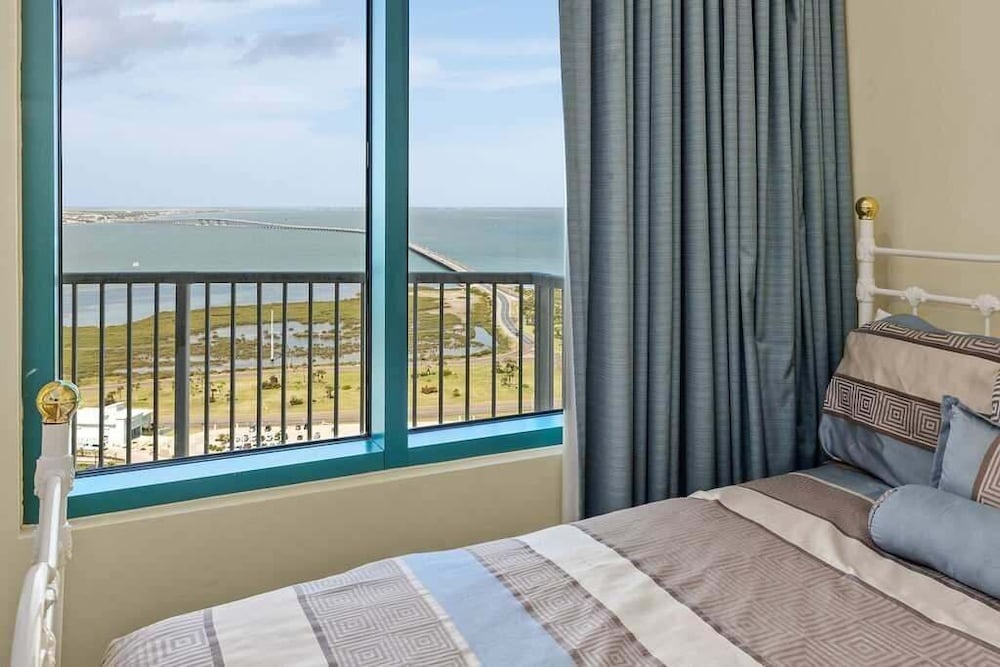 Penthouse Jr Unrivaled Luxury Insane Views 3 Bedroom Apts