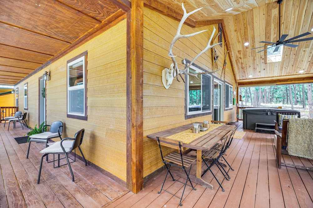 Cabin w/ Hot Tub, Deck & Mtn Views in Westcliffe! view 5