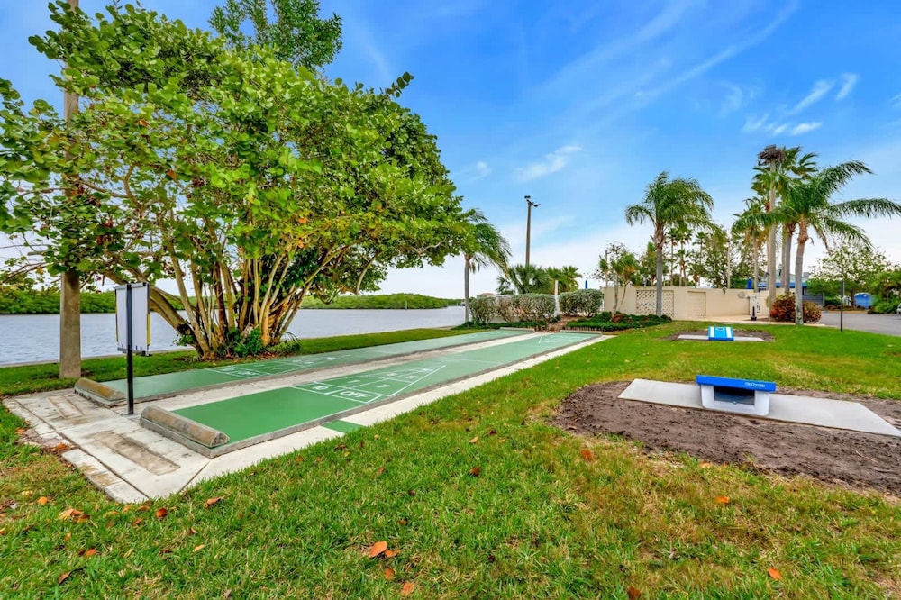 Palm Terrace Waterfront Htd Pool Hot Tub Tennis