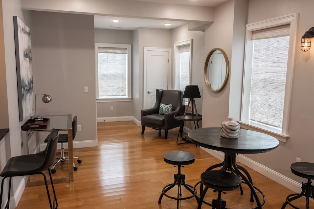 The Newport Lofts - 364 Thames Street