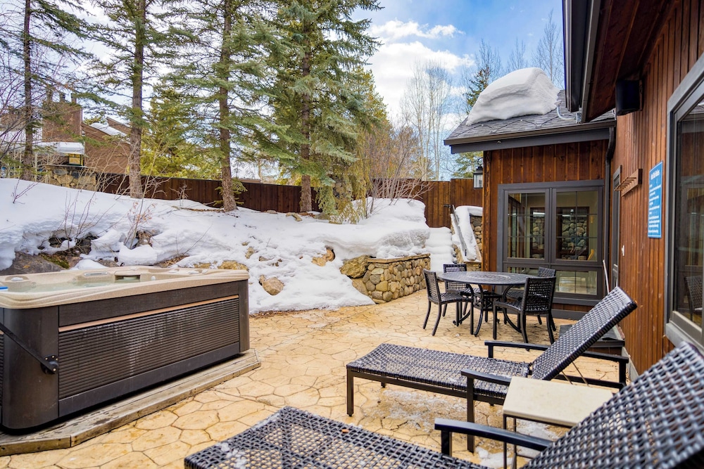 Luxury Mountain Estate w/ Indoor Pool, Gym & Hot Tub Near Keystone | Sleeps 19