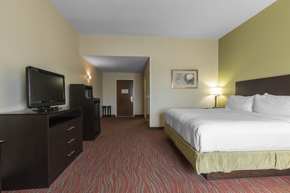 Cullman Vacations - Holiday Inn Express Hotel  Suites Cullman, an IHG Hotel - Property Image 5