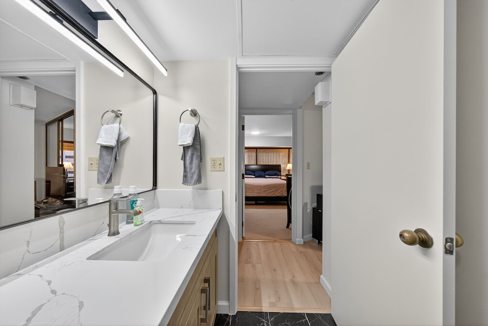 Chic Dt Honolulu Executive Condo 1 Bedroom Condo