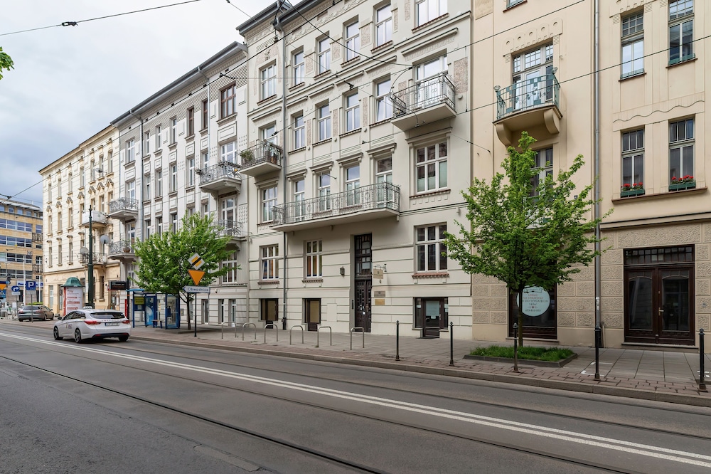 Cracow Apartments Rakowicka by Renters view 2