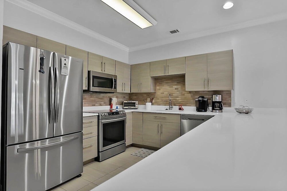 Magnolia Pointe Luster Leaf 4825-102 3 Bedroom Condo