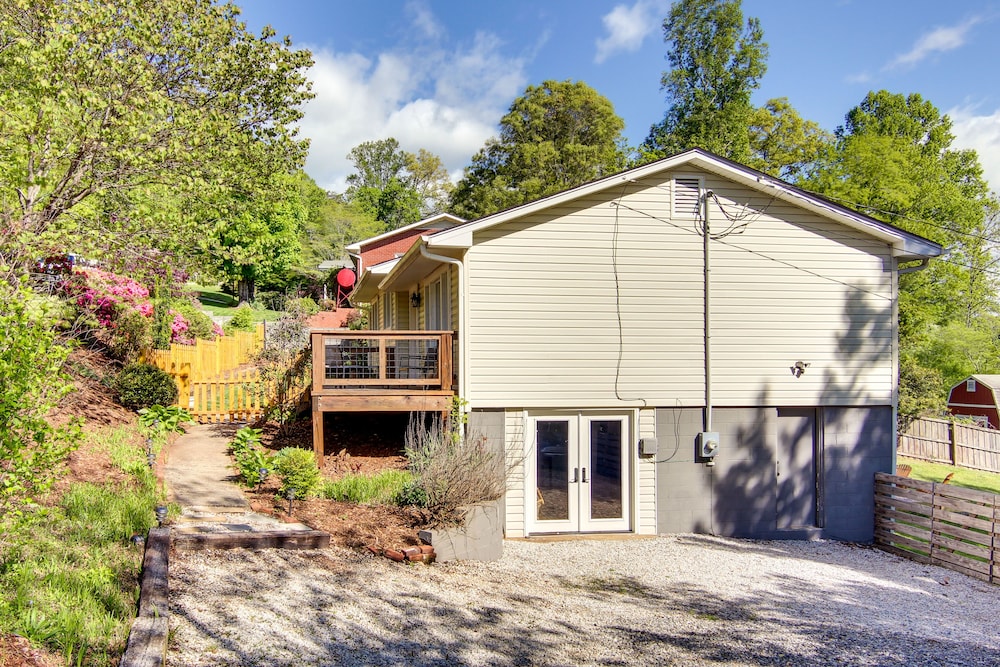 Mountain Home by Blue Ridge Pkwy: Views & Fire Pit view 3