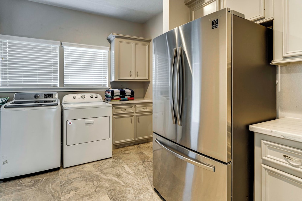 Waterfront Lake Conroe Home w/ Pool Access!