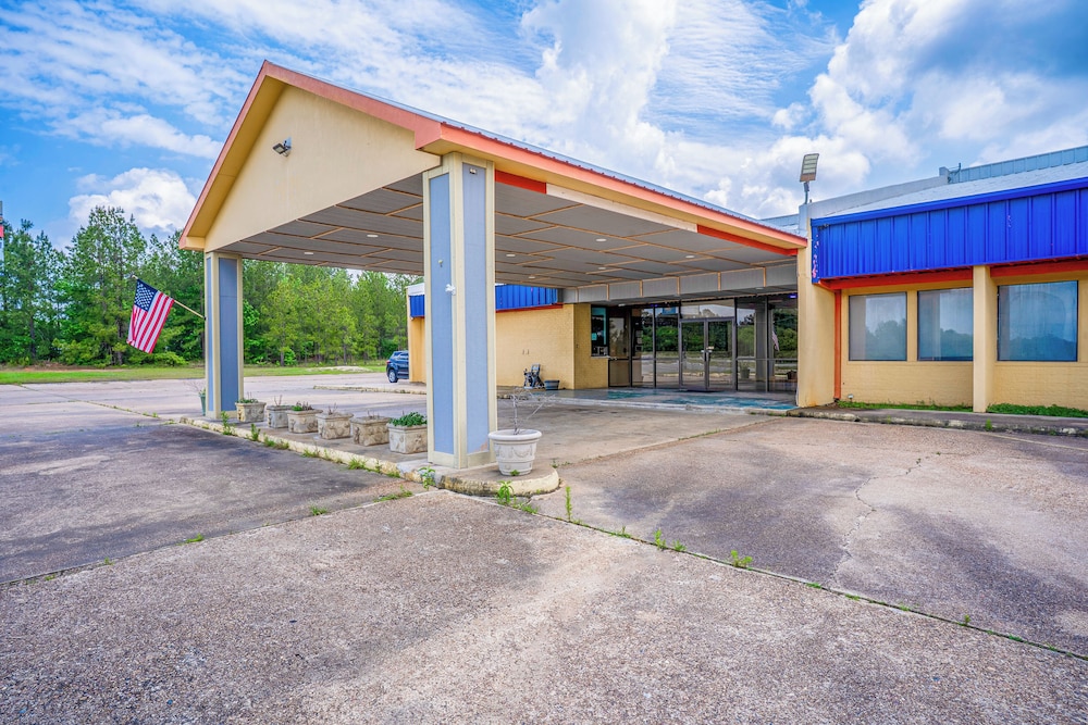 Economy Inn By OYO Livingston TX Hwy 59