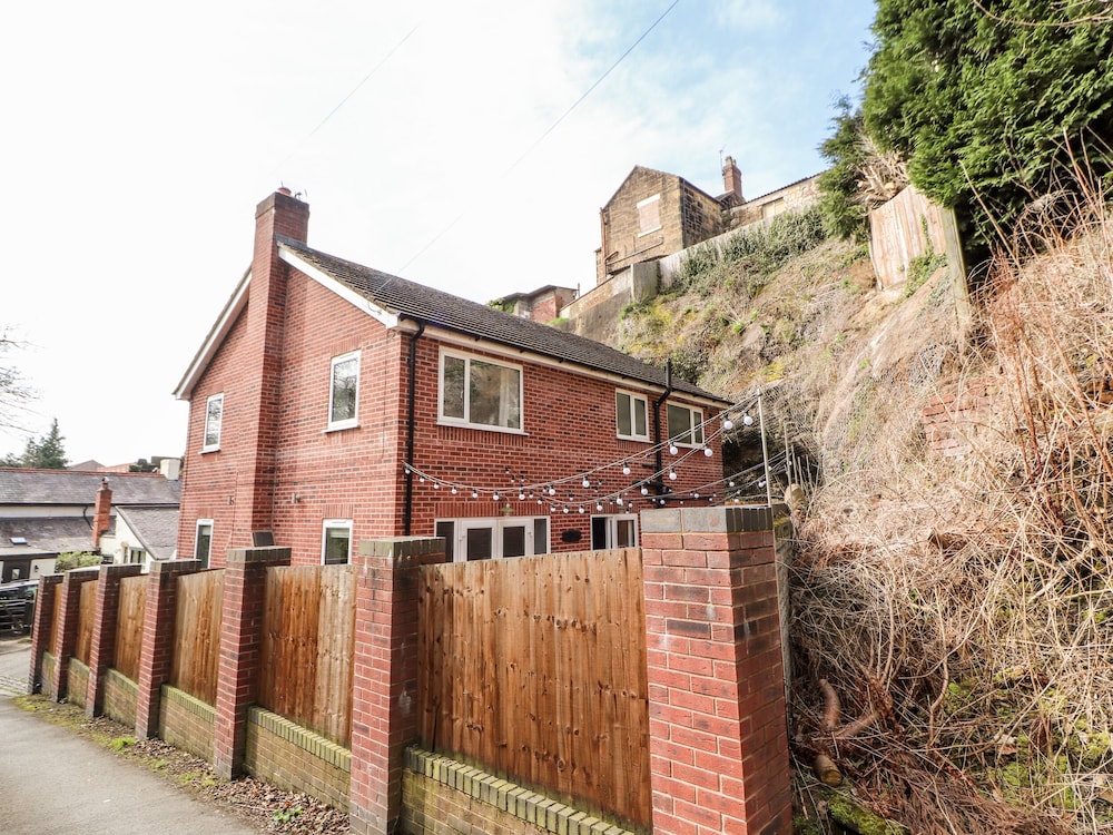 Nant House
