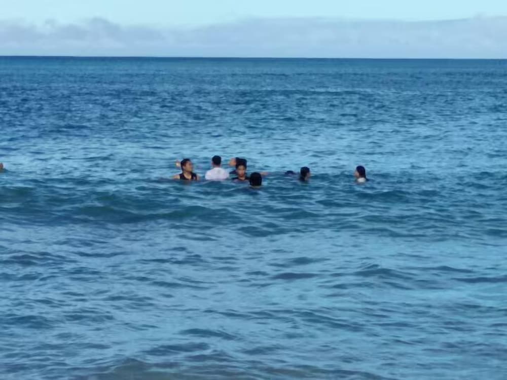 Junivsel's Beach House With Private Pool