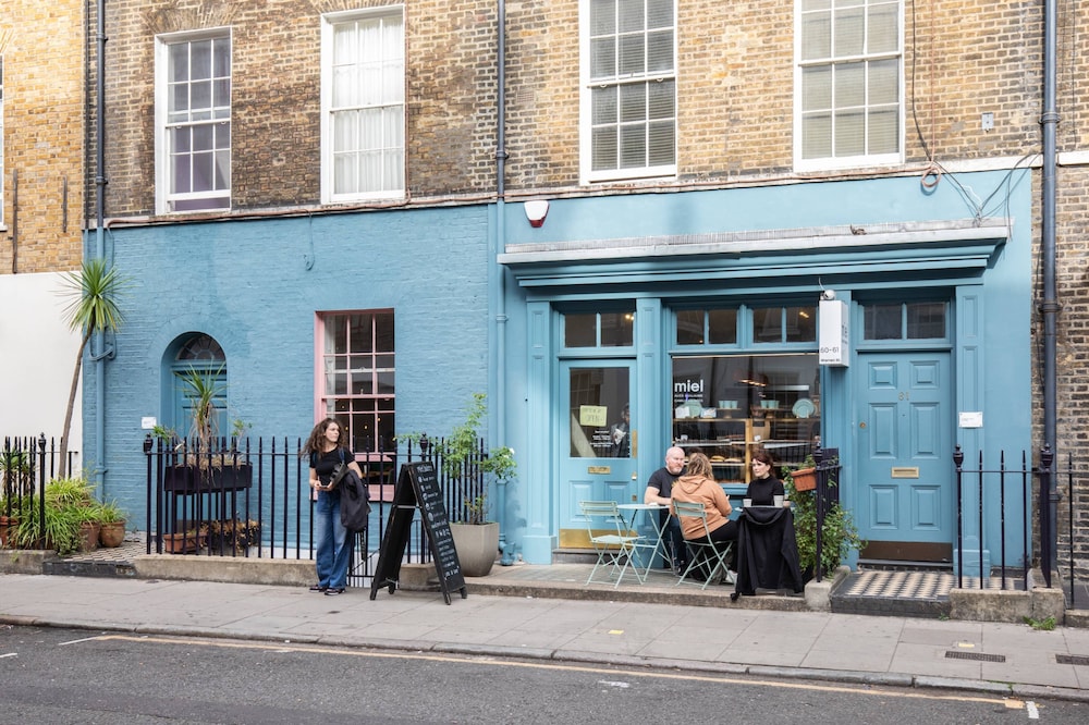 Park Crescent Mews East II by Onefinestay