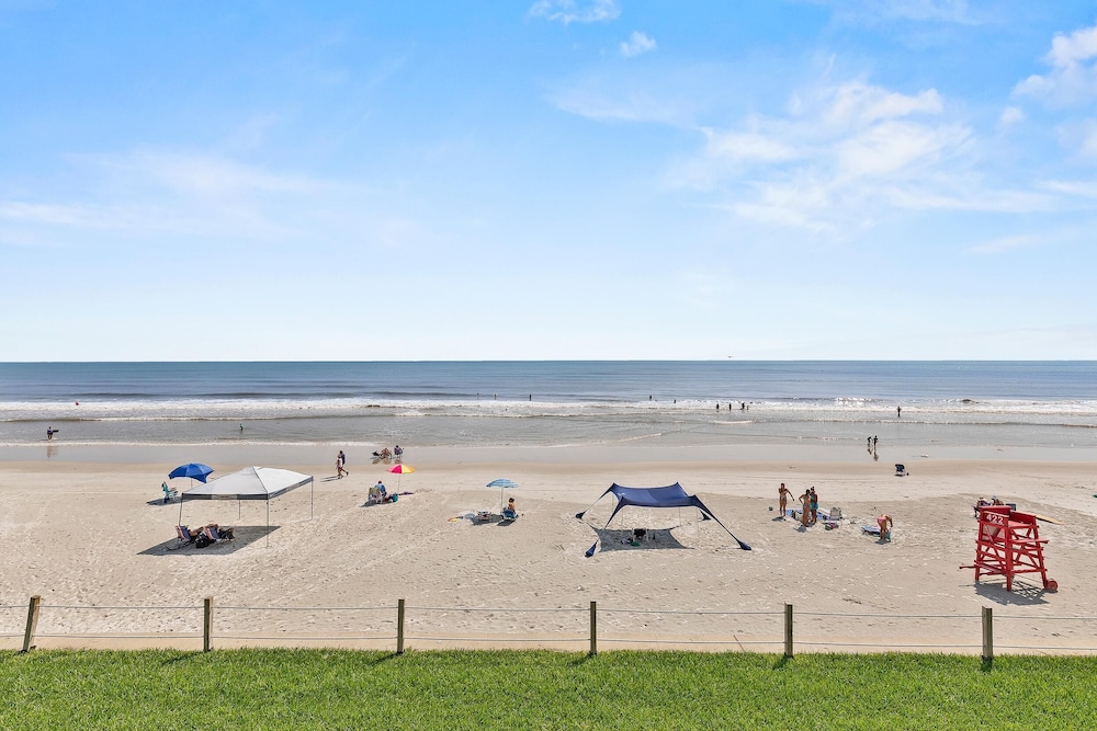 Colony Beach Club 250