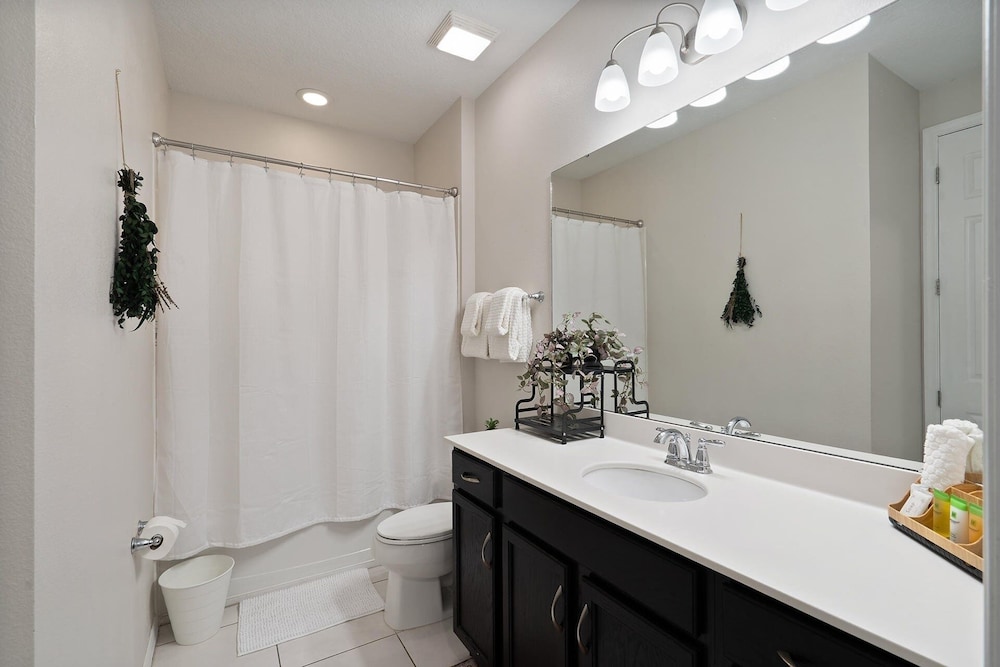 Solara Resort 9 Bedroom Private Pool + Spa Home 9 Home