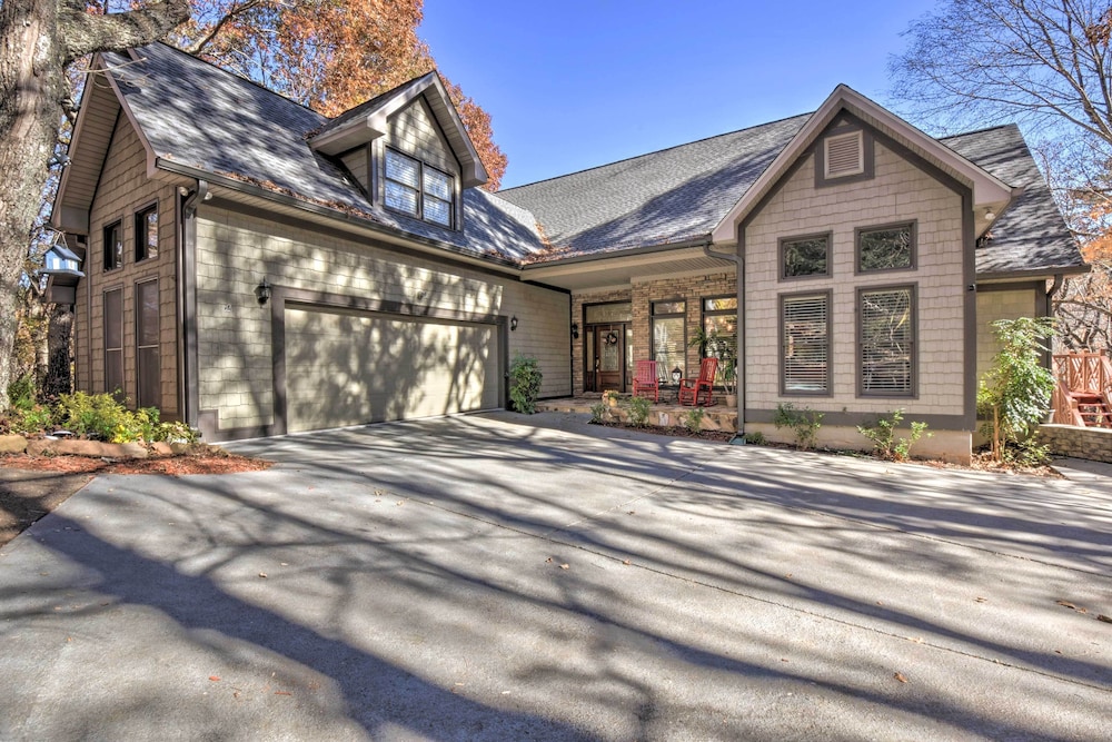 Beautiful Bent Tree Apt w/ Community Perks!