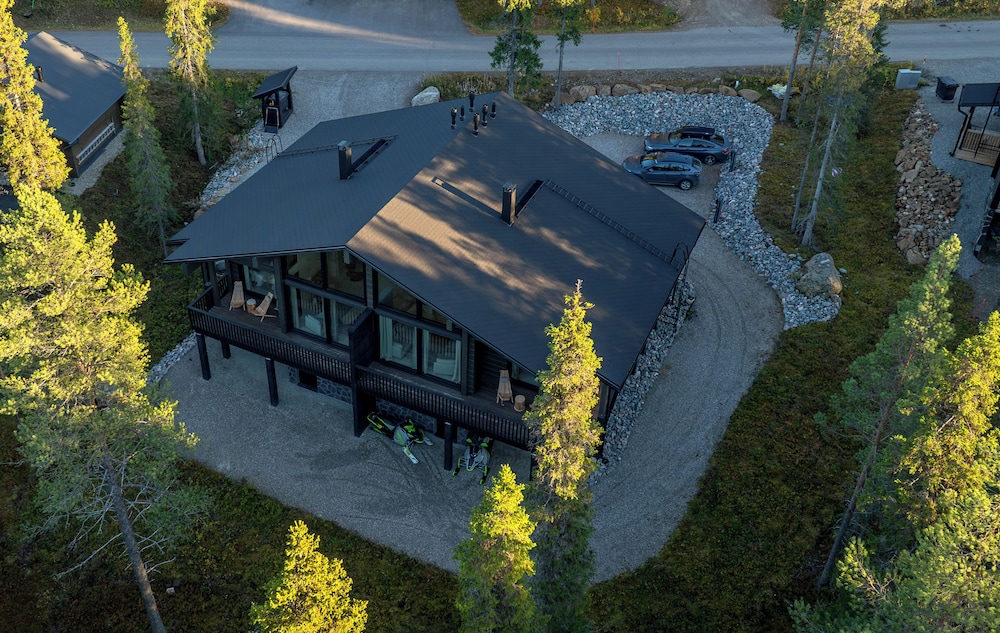 Modern Luxury 4BR Villa Levi Center