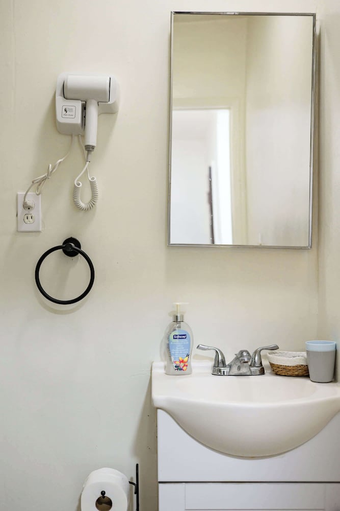 Newly Updated Family Retreat Safe Area Near Dtla