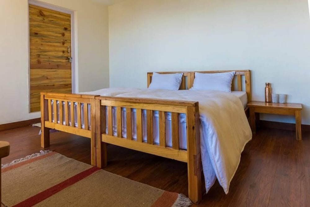 Kasar Rainbow Yoga Retreat