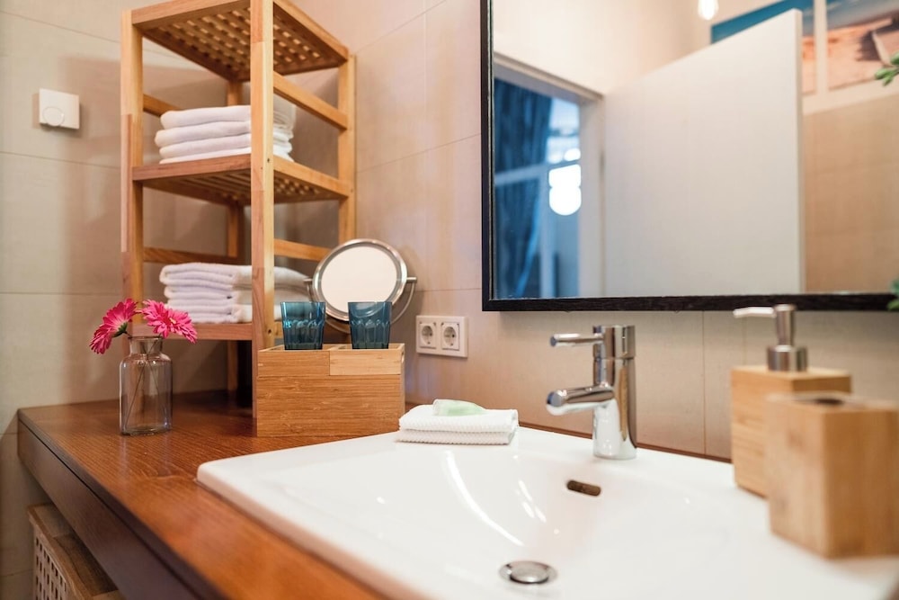 YoHome - Luxury Downtown Apartment