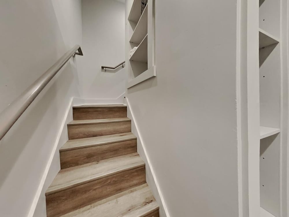 1849 Condos 642 3 Bedroom Home