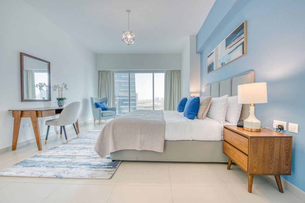 Capital Living On Reem: The Arc Towers