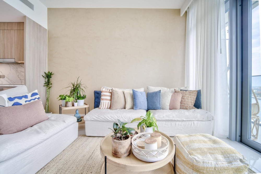 Luxury Sea View Living on Emaar Beachfront