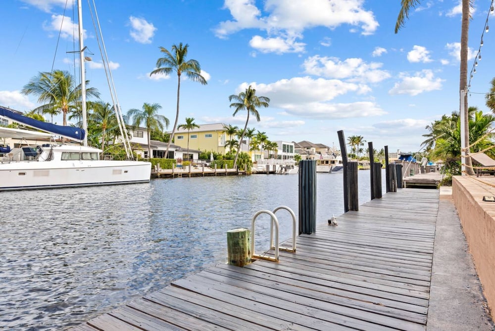 Waterfront Oasis Heated Pool Game Room Gym