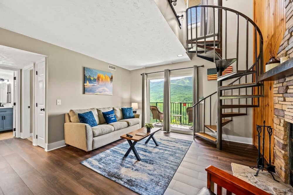 Indoor Pool Mountain Views Hot Tub Sleeps 6