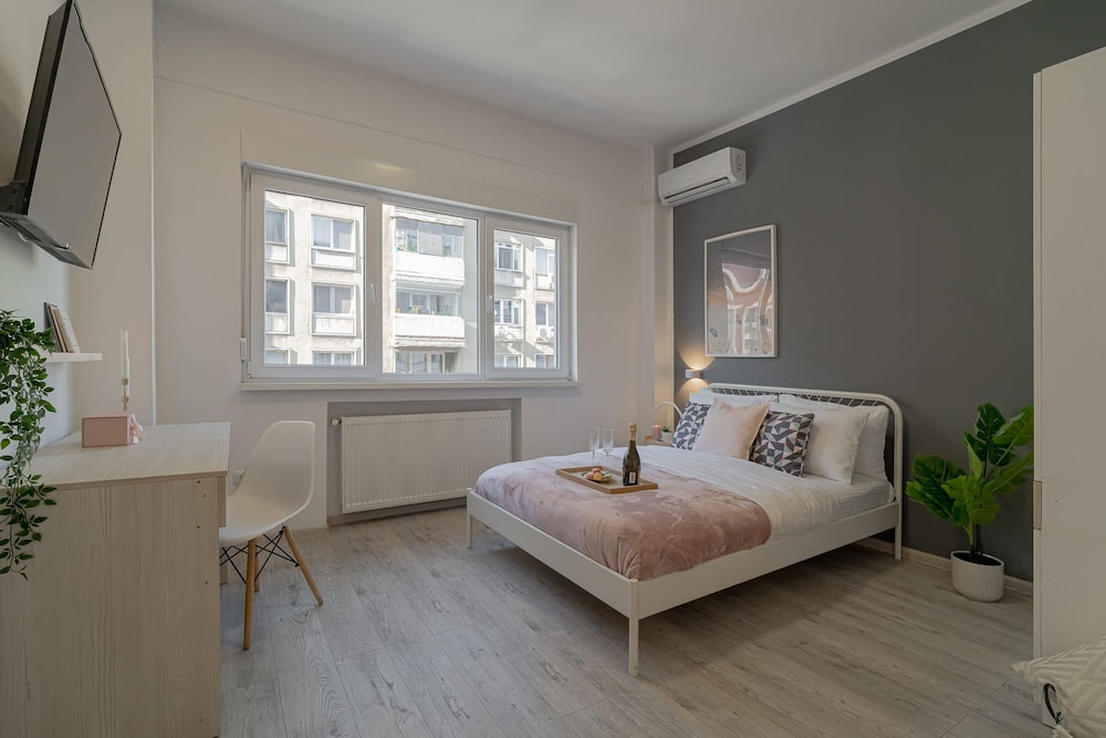4BR Sanctuary - Near Cismigiu Park Universitatii