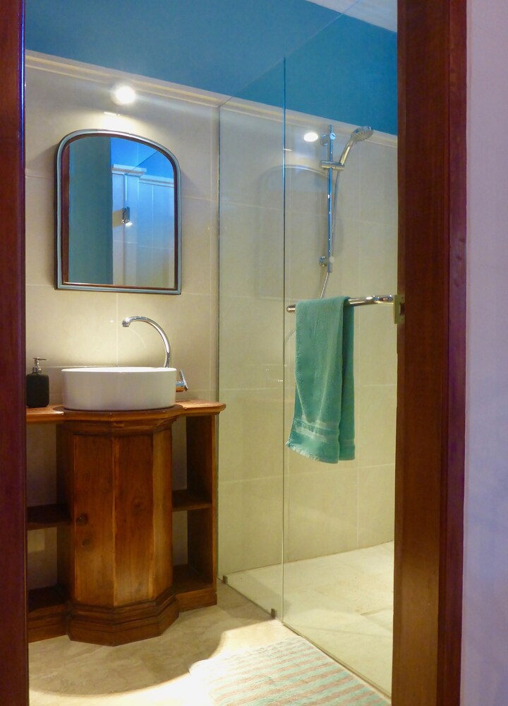 Gunung Paradis Retreat